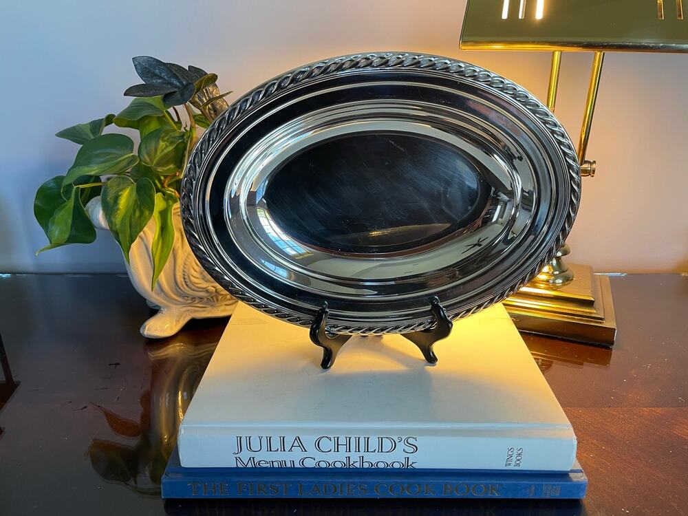 Vintage Silver-Plated Oval Serving Platter – Rope Edge